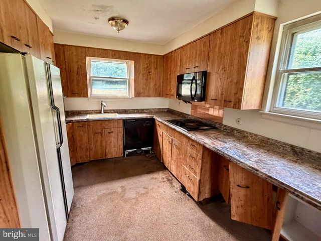 1283 COUNTRY LN, West Chester, PA 19380