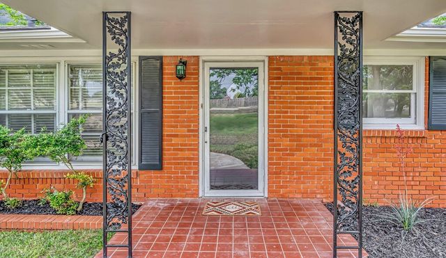 311 E Newland, Robinson, TX 76706
