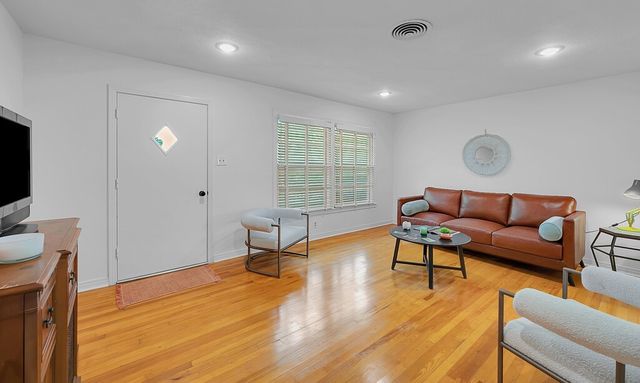 311 E Newland, Robinson, TX 76706