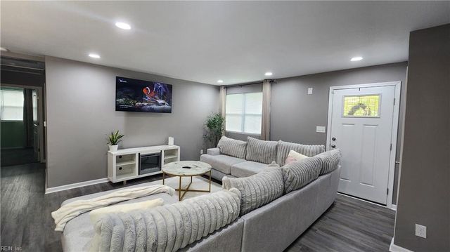 600 Apache RD, Portsmouth, VA 23701