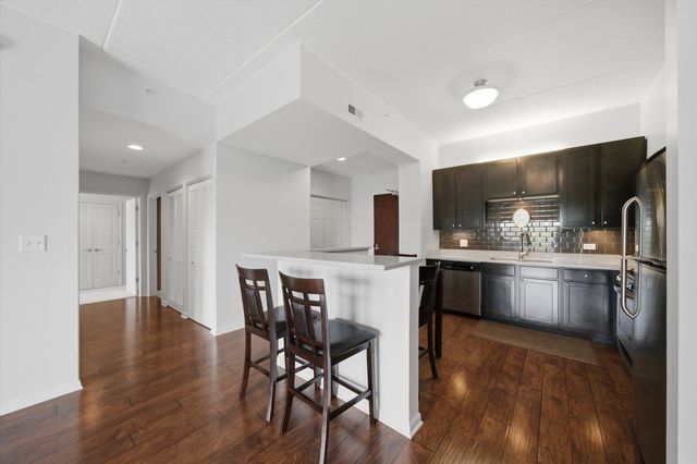 125 Lakeview Drive 604, Bloomingdale, IL 60108