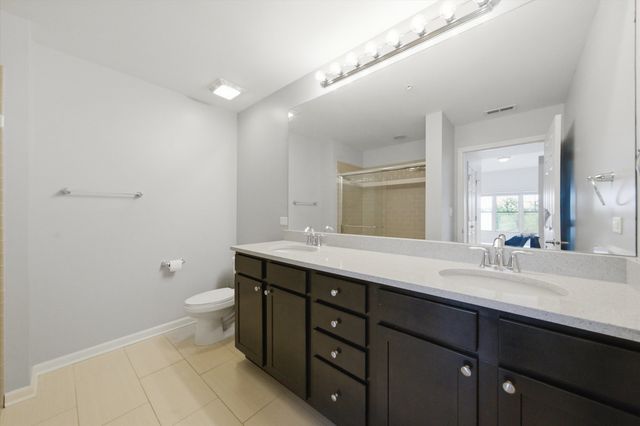 125 Lakeview Drive 604, Bloomingdale, IL 60108
