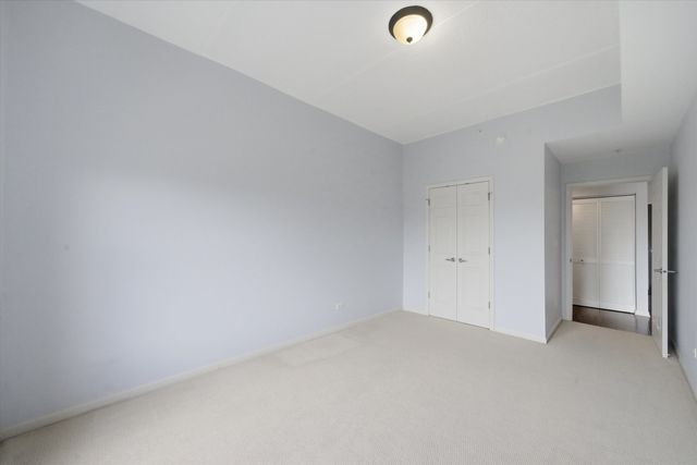 125 Lakeview Drive 604, Bloomingdale, IL 60108