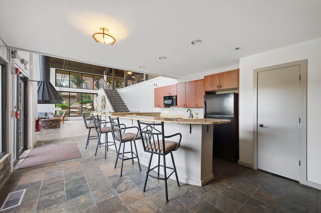 125 Lakeview Drive 604, Bloomingdale, IL 60108