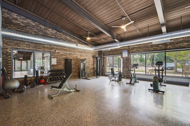 125 Lakeview Drive 604, Bloomingdale, IL 60108