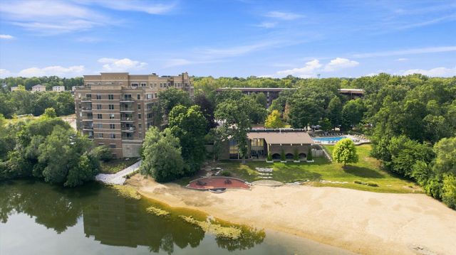 125 Lakeview Drive 604, Bloomingdale, IL 60108