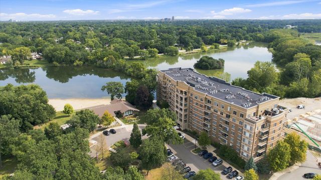 125 Lakeview Drive 604, Bloomingdale, IL 60108
