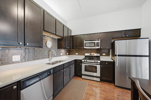 125 Lakeview Drive 604, Bloomingdale, IL 60108