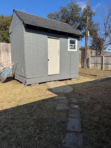 203 Allenwood Drive, Allen, TX 75002