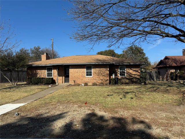 203 Allenwood Drive, Allen, TX 75002