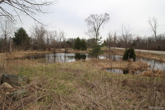 1050 Teggerdine Road, White Lake Charter Township, MI 48386