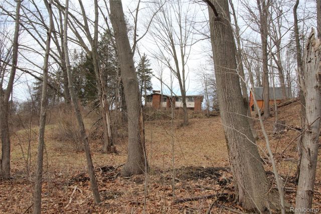 1050 Teggerdine Road, White Lake Charter Township, MI 48386