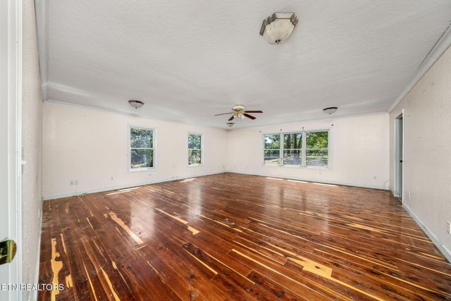 1161 Charlie Doss Rd, Jamestown, TN 38556