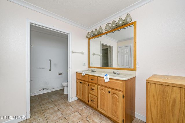 1161 Charlie Doss Rd, Jamestown, TN 38556