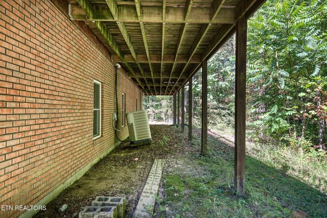 1161 Charlie Doss Rd, Jamestown, TN 38556