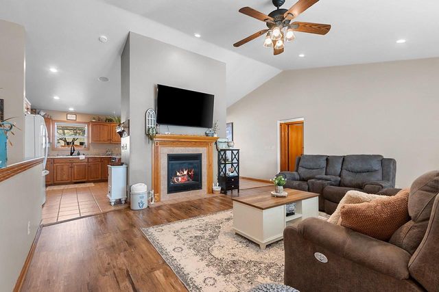 424 POLCZINSKI CIRCLE, Oconto Falls, WI 54154