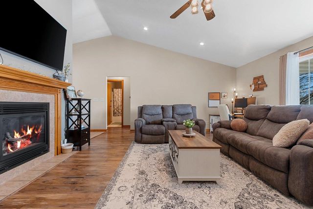 424 POLCZINSKI CIRCLE, Oconto Falls, WI 54154