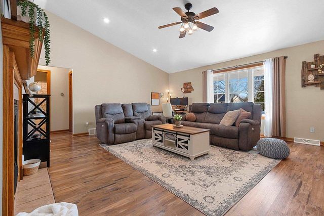 424 POLCZINSKI CIRCLE, Oconto Falls, WI 54154