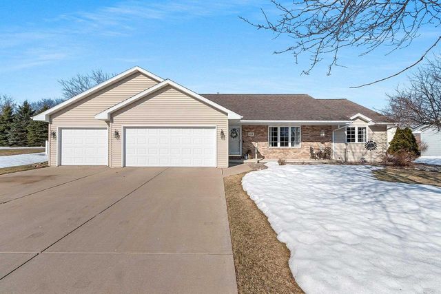 424 POLCZINSKI CIRCLE, Oconto Falls, WI 54154