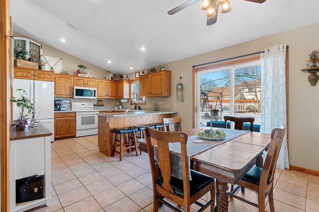 424 POLCZINSKI CIRCLE, Oconto Falls, WI 54154