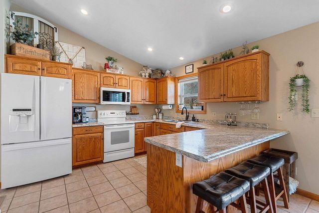 424 POLCZINSKI CIRCLE, Oconto Falls, WI 54154