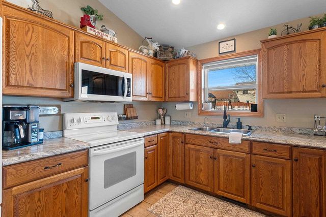 424 POLCZINSKI CIRCLE, Oconto Falls, WI 54154