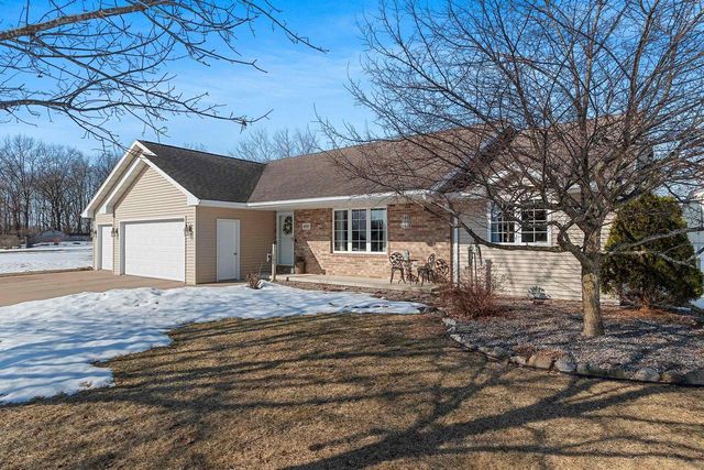 424 POLCZINSKI CIRCLE, Oconto Falls, WI 54154