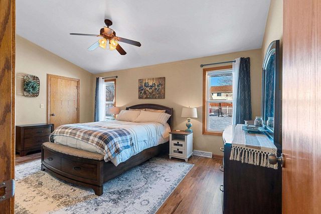 424 POLCZINSKI CIRCLE, Oconto Falls, WI 54154