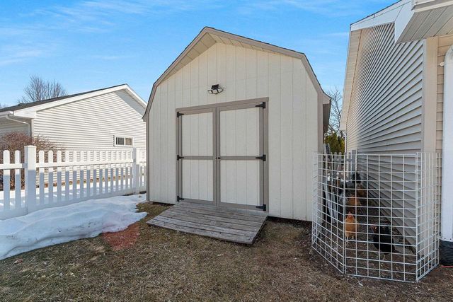 424 POLCZINSKI CIRCLE, Oconto Falls, WI 54154