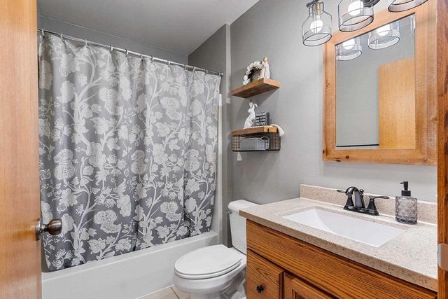 424 POLCZINSKI CIRCLE, Oconto Falls, WI 54154