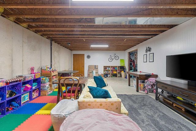 424 POLCZINSKI CIRCLE, Oconto Falls, WI 54154