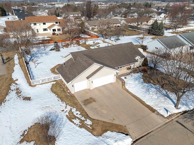 424 POLCZINSKI CIRCLE, Oconto Falls, WI 54154