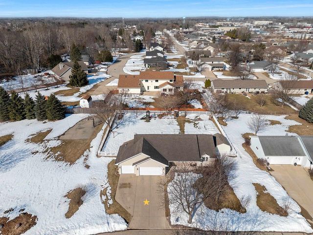 424 POLCZINSKI CIRCLE, Oconto Falls, WI 54154