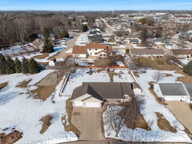 424 POLCZINSKI CIRCLE, Oconto Falls, WI 54154