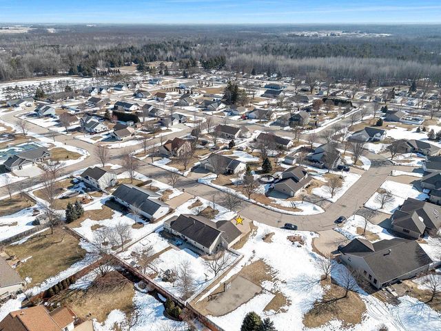 424 POLCZINSKI CIRCLE, Oconto Falls, WI 54154