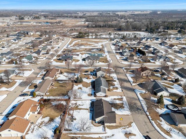 424 POLCZINSKI CIRCLE, Oconto Falls, WI 54154