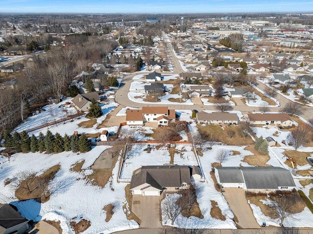 424 POLCZINSKI CIRCLE, Oconto Falls, WI 54154