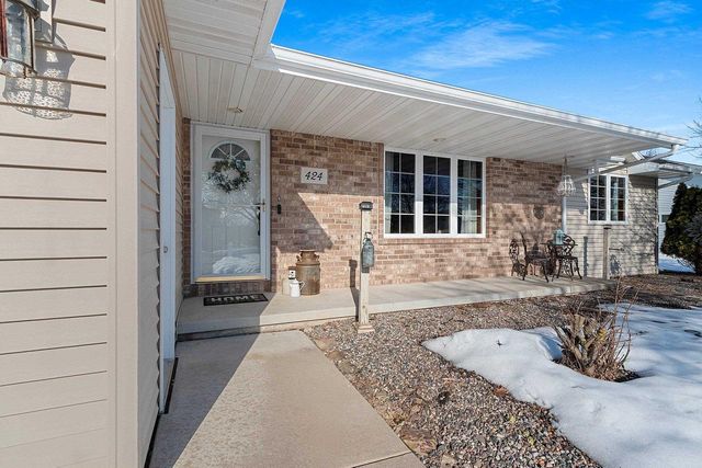 424 POLCZINSKI CIRCLE, Oconto Falls, WI 54154