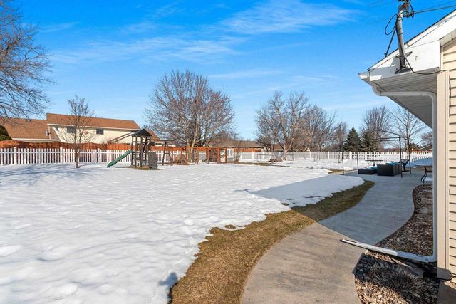 424 POLCZINSKI CIRCLE, Oconto Falls, WI 54154