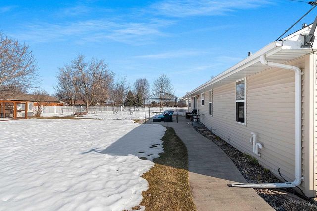 424 POLCZINSKI CIRCLE, Oconto Falls, WI 54154