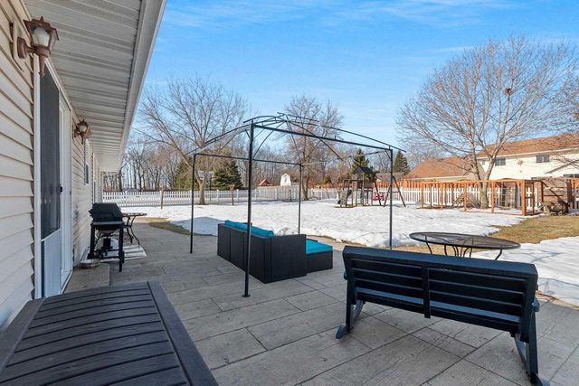 424 POLCZINSKI CIRCLE, Oconto Falls, WI 54154