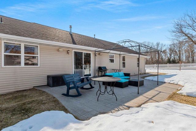 424 POLCZINSKI CIRCLE, Oconto Falls, WI 54154