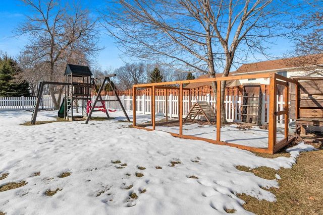 424 POLCZINSKI CIRCLE, Oconto Falls, WI 54154