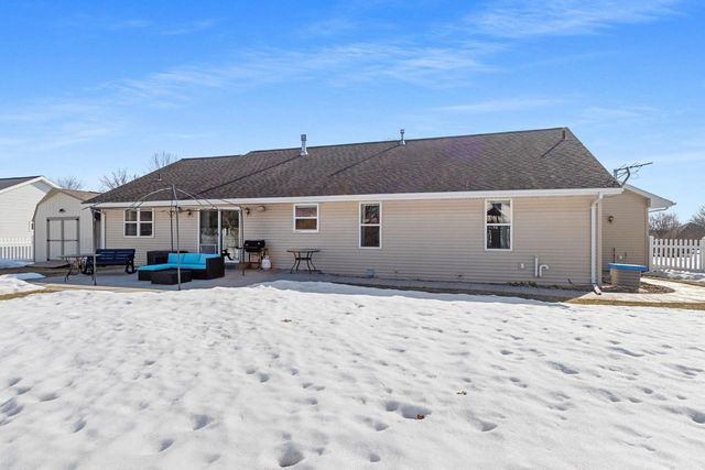 424 POLCZINSKI CIRCLE, Oconto Falls, WI 54154
