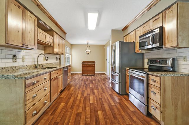 104 Minetta Dr, Crossville, TN 38558