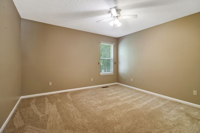 104 Minetta Dr, Crossville, TN 38558