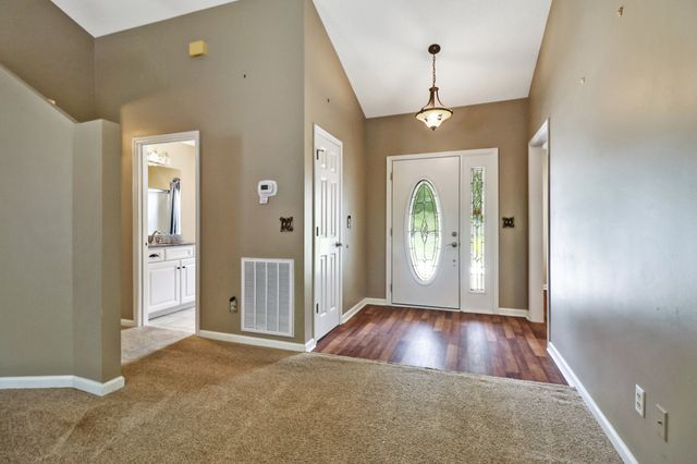 104 Minetta Dr, Crossville, TN 38558