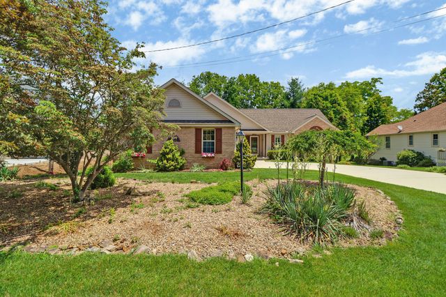 104 Minetta Dr, Crossville, TN 38558