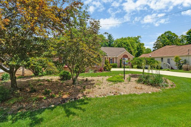 104 Minetta Dr, Crossville, TN 38558