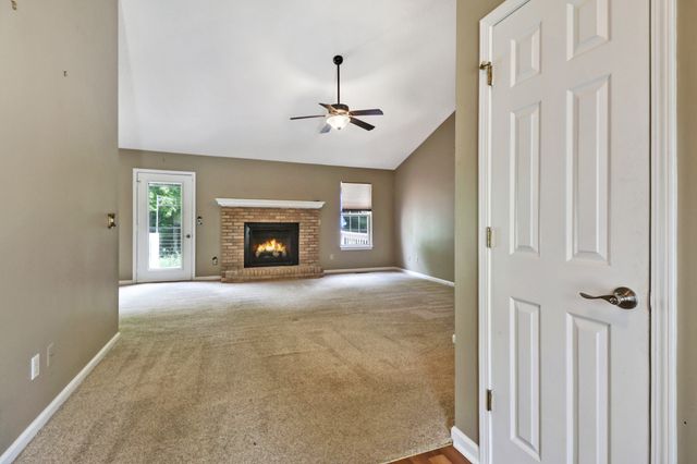 104 Minetta Dr, Crossville, TN 38558